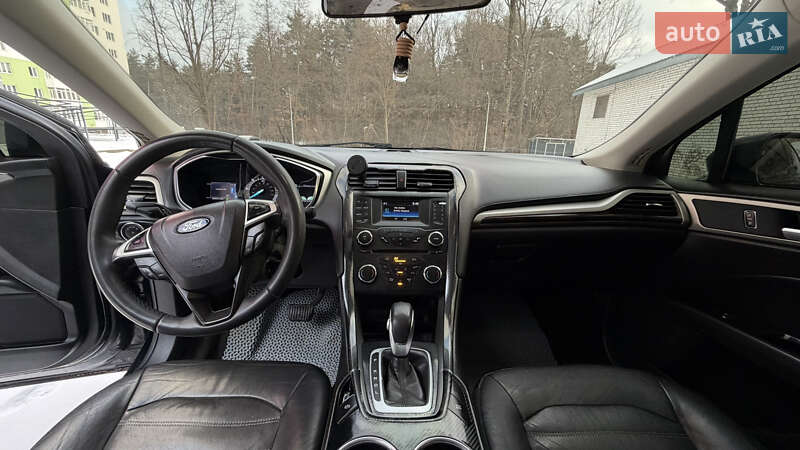 Седан Ford Fusion 2015 в Львові