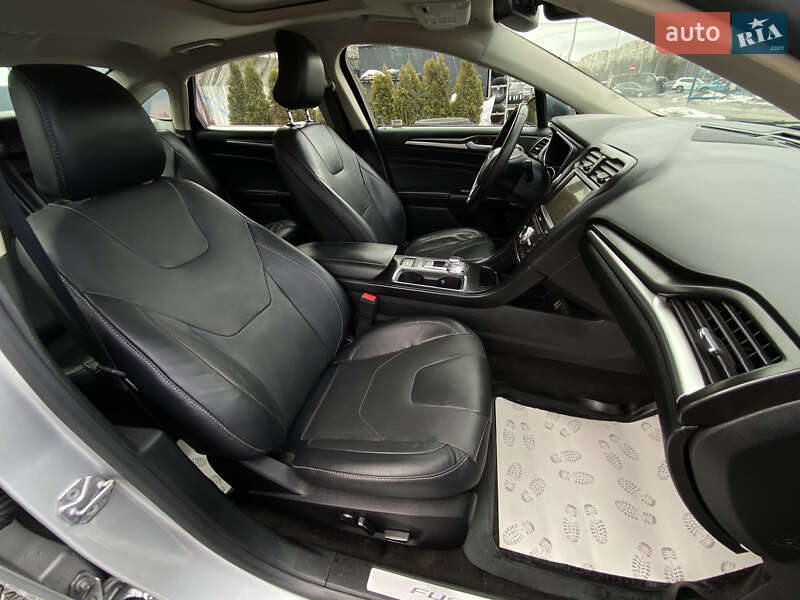 Седан Ford Fusion 2019 в Львове