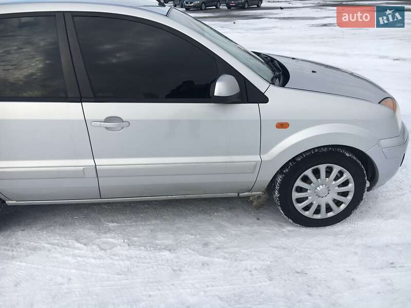 Хетчбек Ford Fusion 2010 в Києві