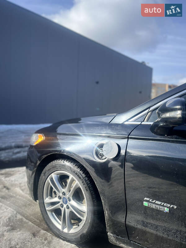 Седан Ford Fusion 2015 в Тиврову