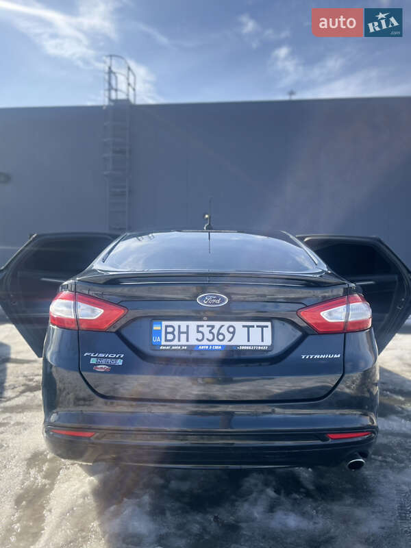 Седан Ford Fusion 2015 в Тиврову