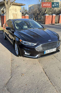 Седан Ford Fusion 2019 в Львове