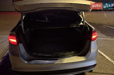 Седан Ford Fusion 2015 в Измаиле