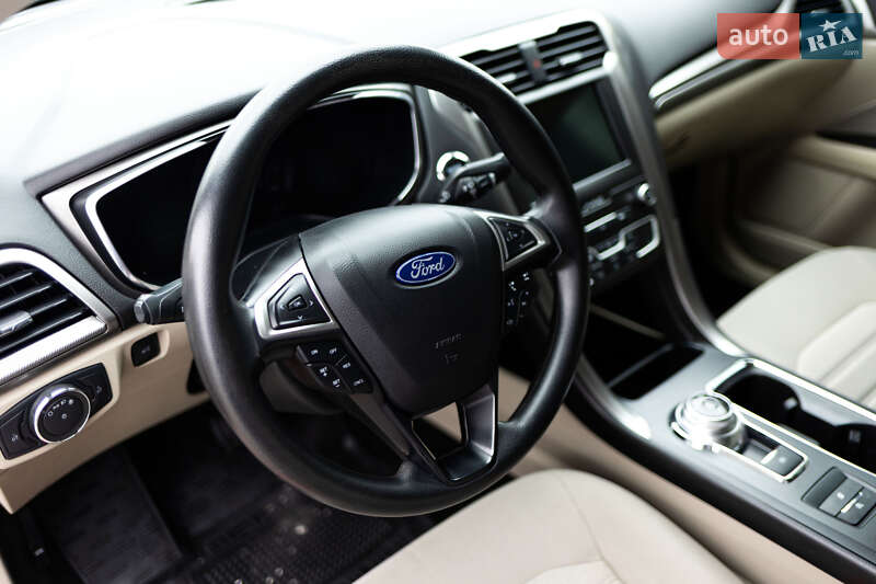 Седан Ford Fusion 2020 в Стрые