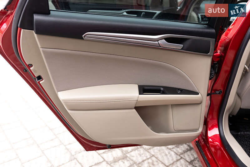 Седан Ford Fusion 2020 в Стрые