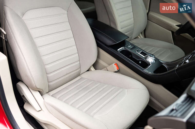 Седан Ford Fusion 2020 в Стрые