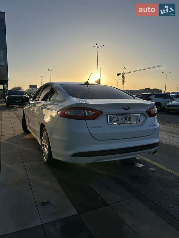 Седан Ford Fusion 2013 в Киеве