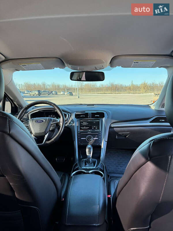 Седан Ford Fusion 2015 в Дніпрі