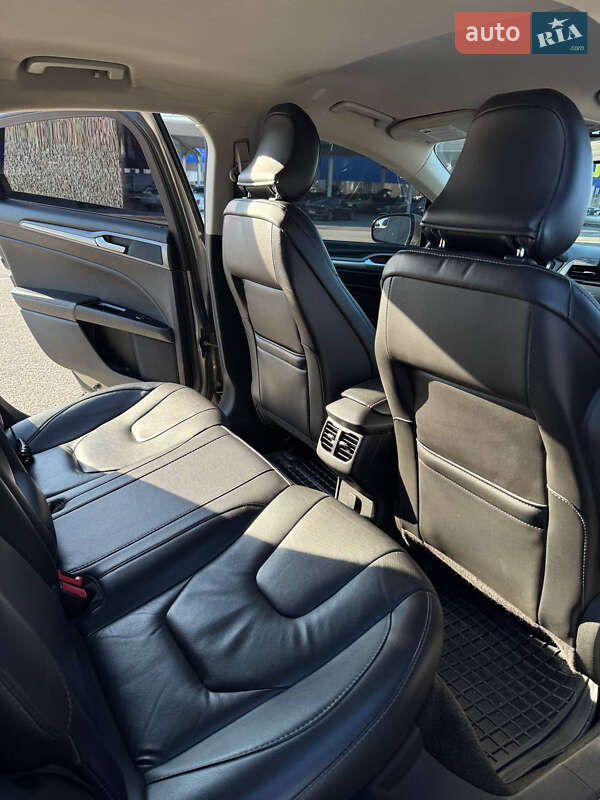 Седан Ford Fusion 2015 в Дніпрі