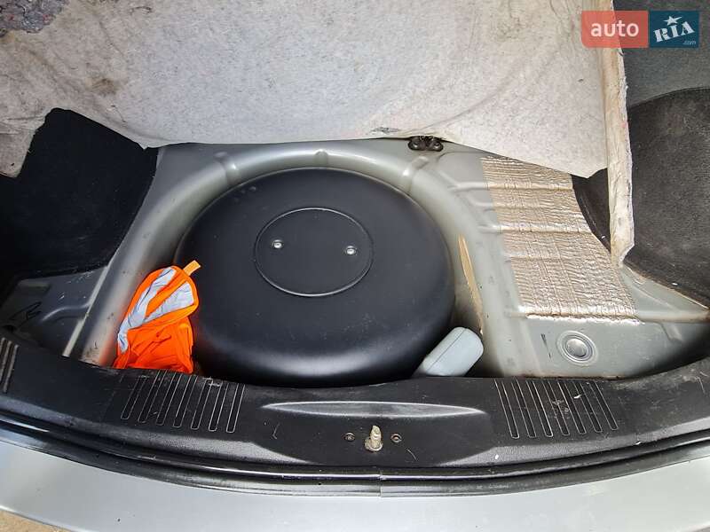 Хэтчбек Ford Fusion 2008 в Новом Роздоле