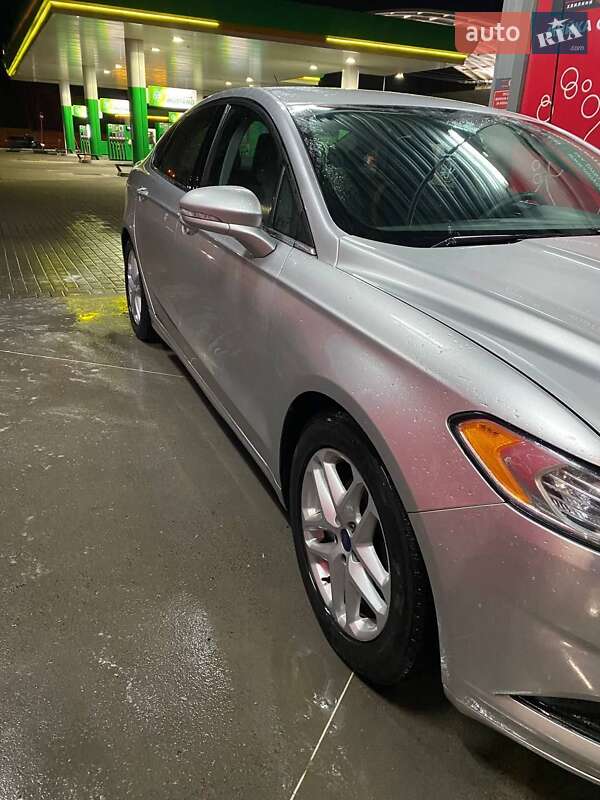 Седан Ford Fusion 2015 в Ободовке