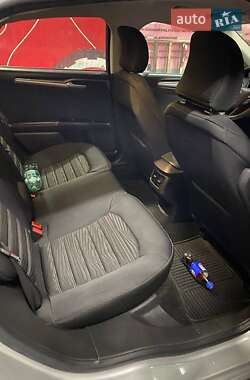 Седан Ford Fusion 2015 в Ободовке