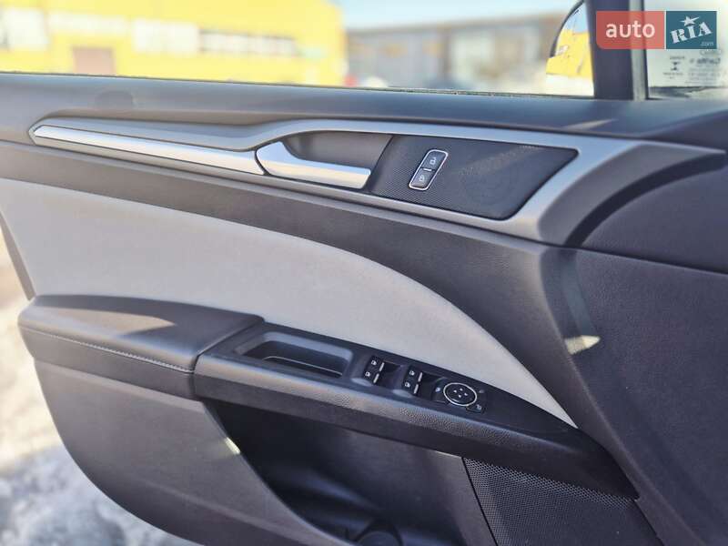 Седан Ford Fusion 2015 в Житомирі