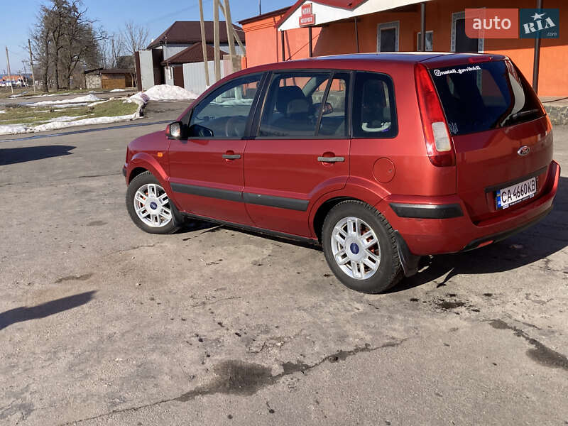 Хэтчбек Ford Fusion 2007 в Новоархангельске