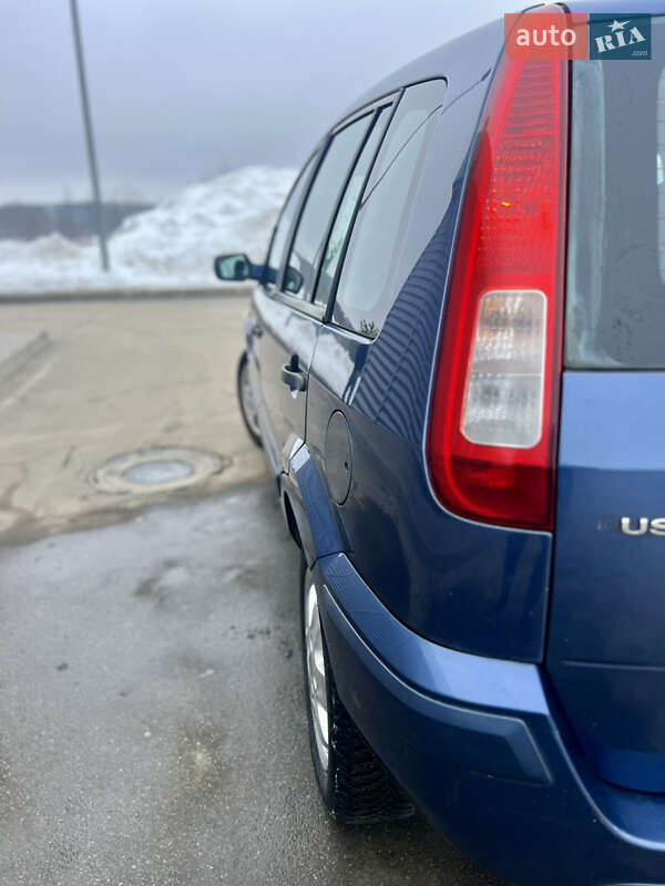 Хэтчбек Ford Fusion 2006 в Шостке