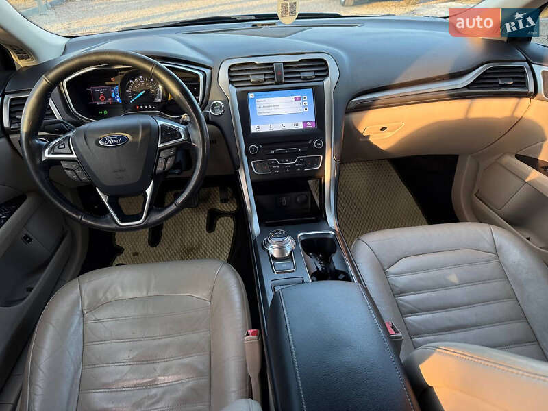 Седан Ford Fusion 2016 в Стрые