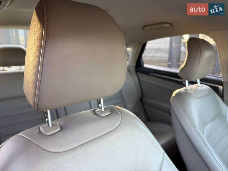 Седан Ford Fusion 2016 в Стрые