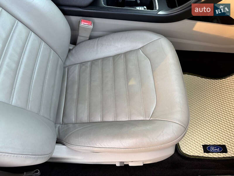 Седан Ford Fusion 2016 в Стрые