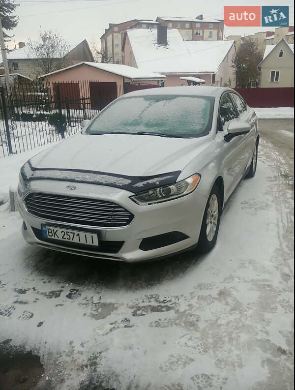 Седан Ford Fusion 2016 в Ровно
