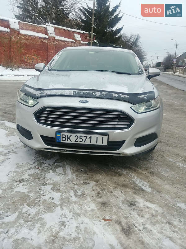 Седан Ford Fusion 2016 в Ровно