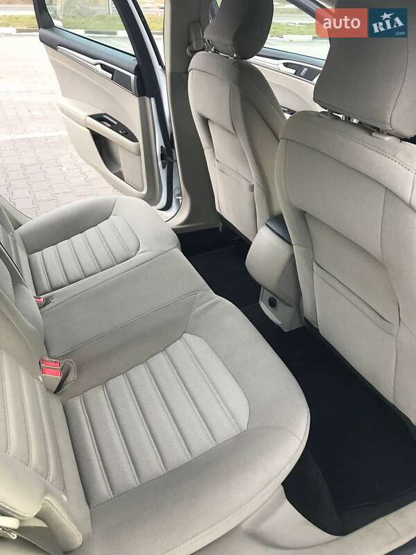 Седан Ford Fusion 2016 в Києві