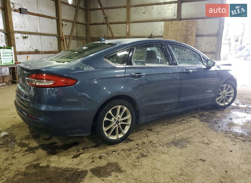 Седан Ford Fusion 2018 в Тернополе