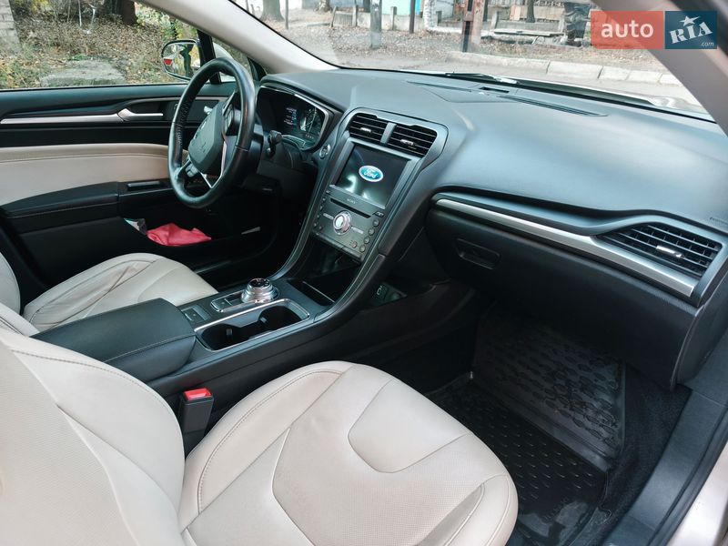 Седан Ford Fusion 2016 в Дніпрі