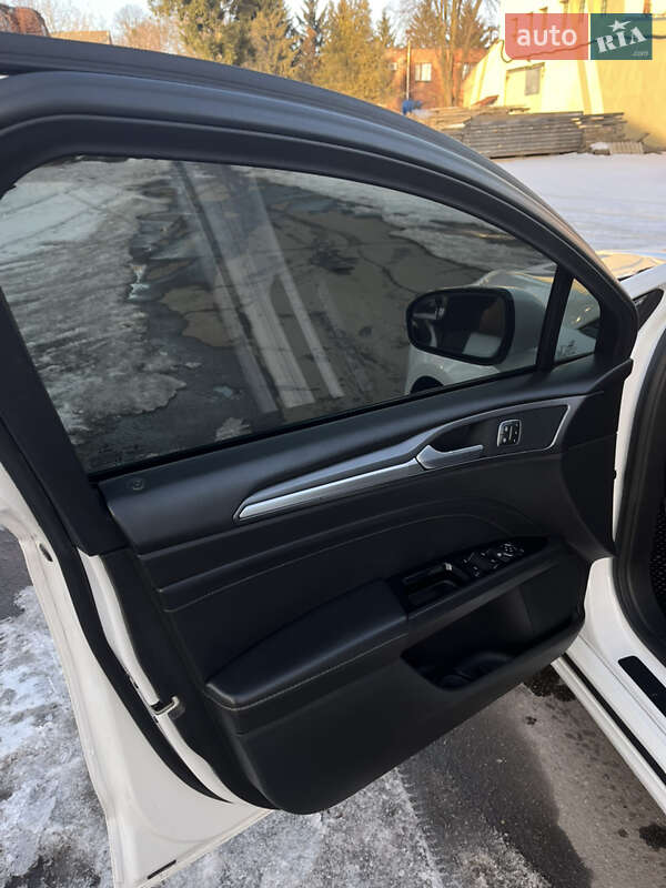 Седан Ford Fusion 2013 в Вінниці