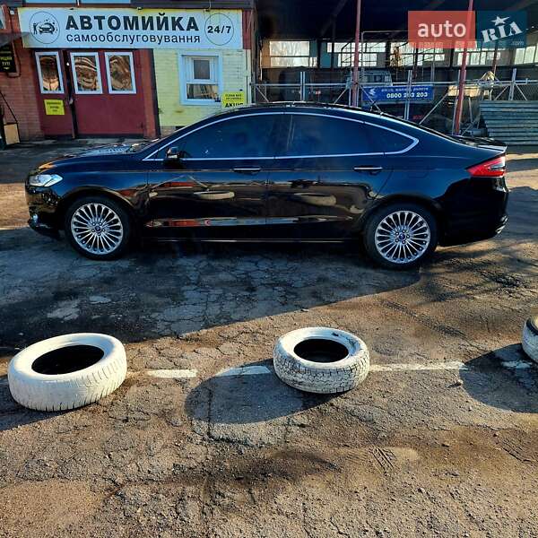 Седан Ford Fusion 2016 в Марганце