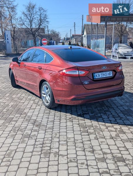Седан Ford Fusion 2013 в Староконстантинове