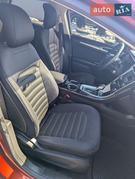 Седан Ford Fusion 2013 в Староконстантинове