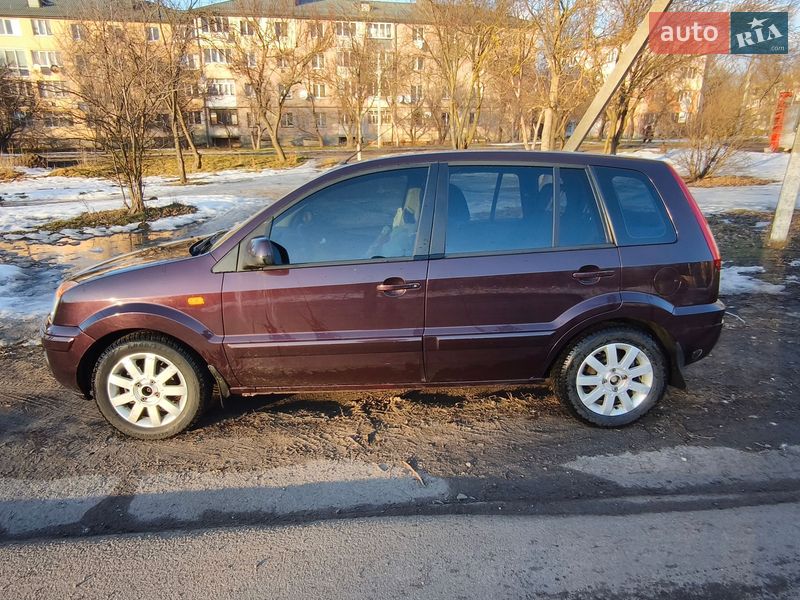 Хетчбек Ford Fusion 2010 в Києві