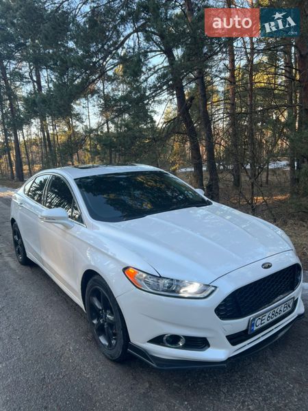 Седан Ford Fusion 2015 в Ровно
