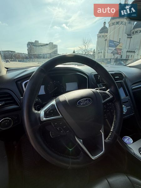 Седан Ford Fusion 2016 в Львові