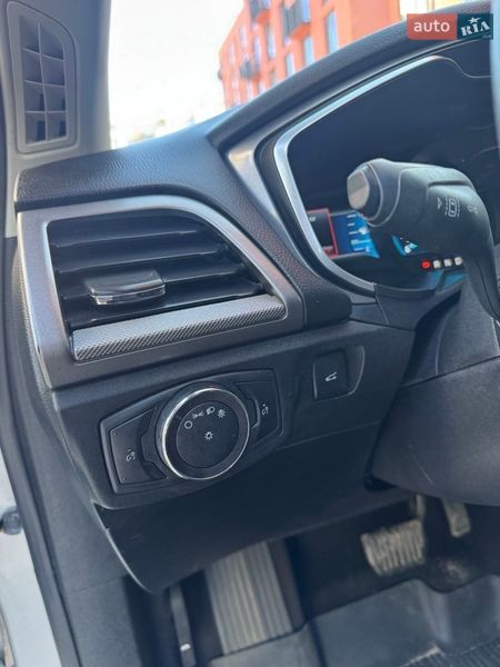 Седан Ford Fusion 2019 в Львове