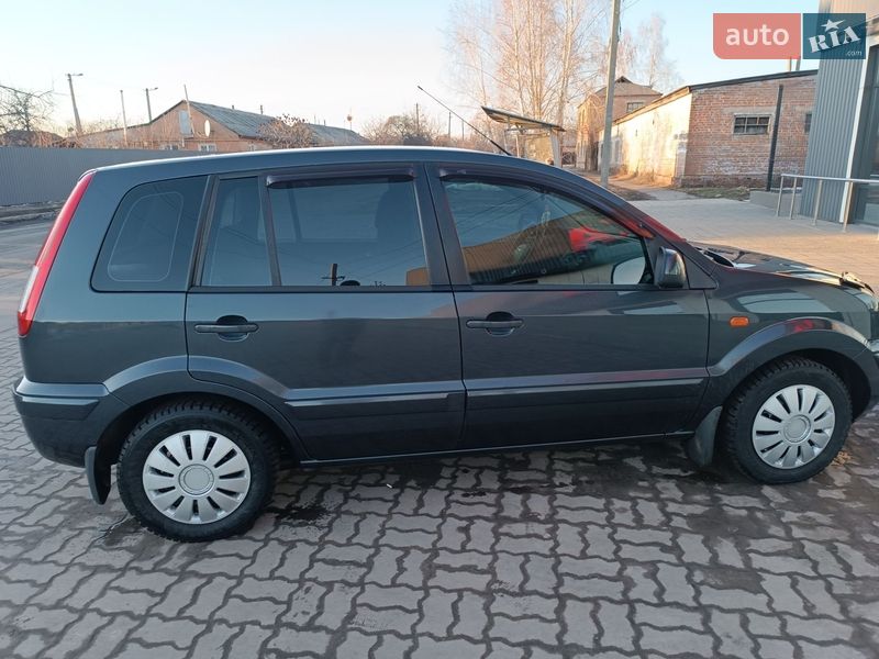 Хэтчбек Ford Fusion 2010 в Лубнах