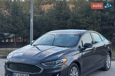 Седан Ford Fusion 2019 в Львові