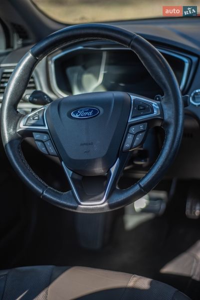 Седан Ford Fusion 2016 в Івано-Франківську