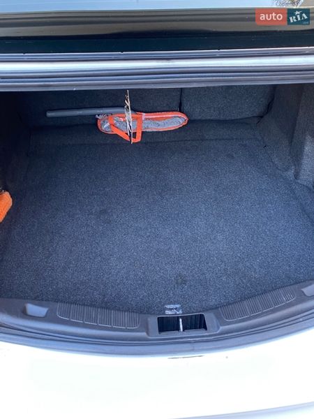 Седан Ford Fusion 2013 в Черновцах