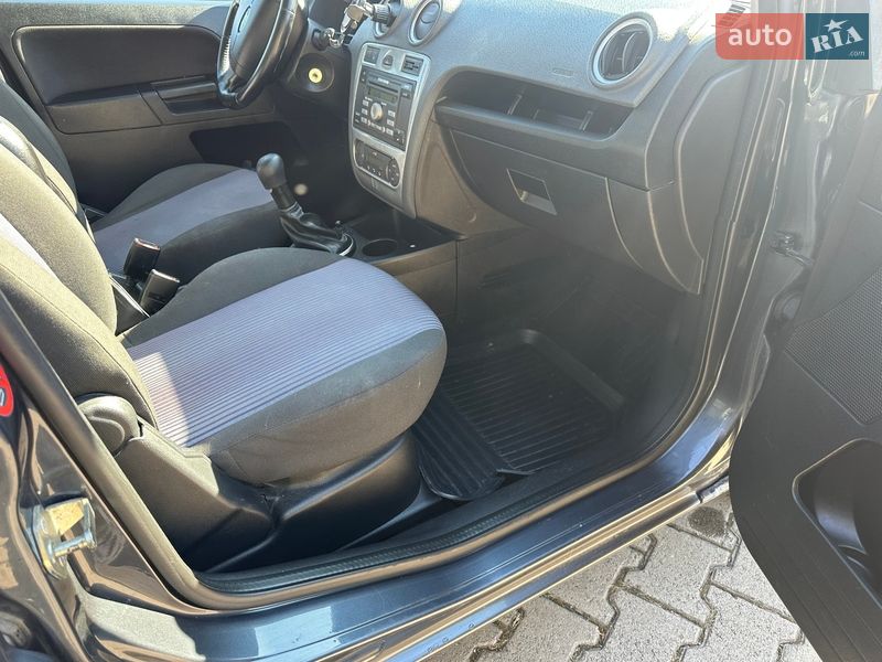 Хетчбек Ford Fusion 2008 в Надвірній