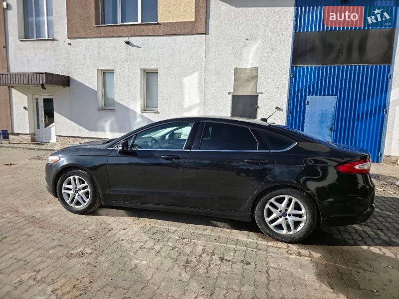 Седан Ford Fusion 2013 в Львове