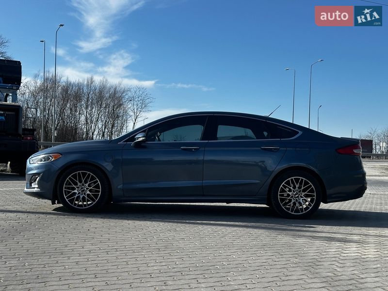 Седан Ford Fusion 2018 в Львове