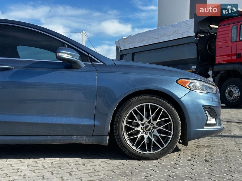 Седан Ford Fusion 2018 в Львове