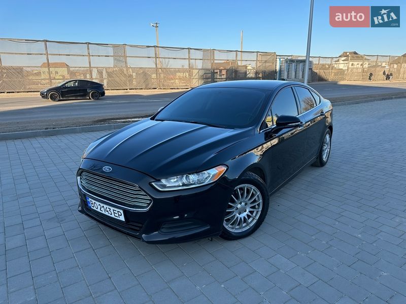 Седан Ford Fusion 2015 в Івано-Франківську
