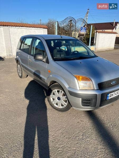 Хэтчбек Ford Fusion 2010 в Любаре