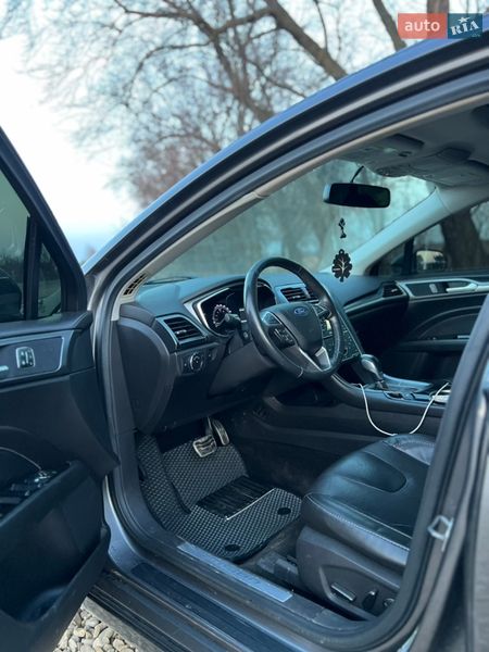 Седан Ford Fusion 2013 в Старому Самборі