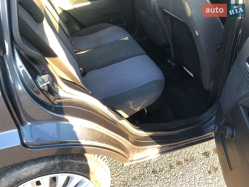 Хэтчбек Ford Fusion 2006 в Луцке