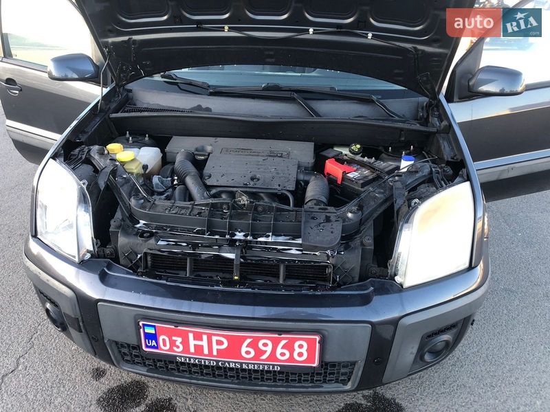 Хэтчбек Ford Fusion 2006 в Луцке