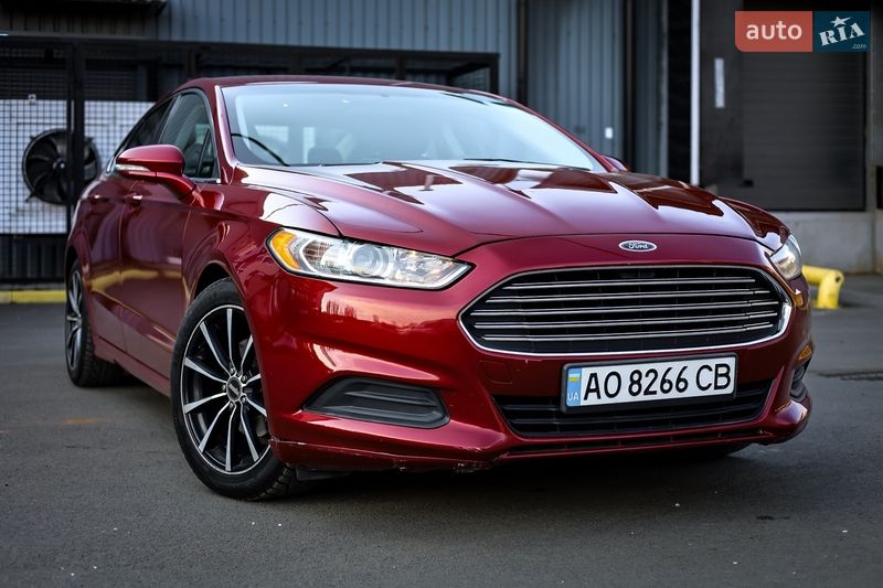 Седан Ford Fusion 2015 в Ужгороді