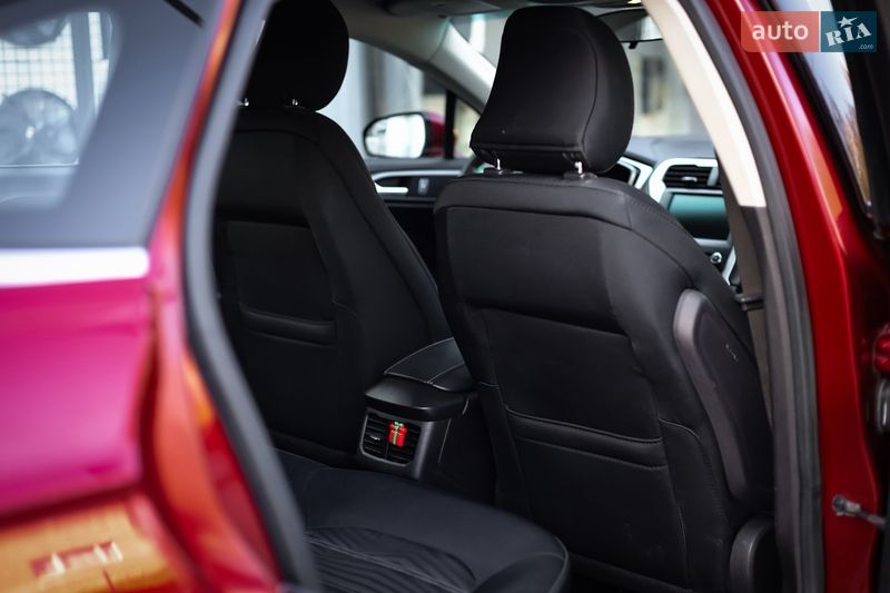 Седан Ford Fusion 2015 в Ужгороді